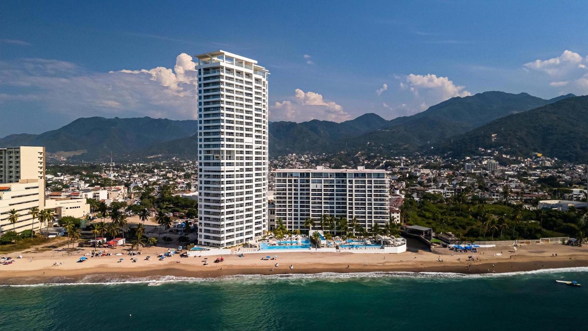 Oceanfront 1br With Balcony - Sea View & Pools Apartamento