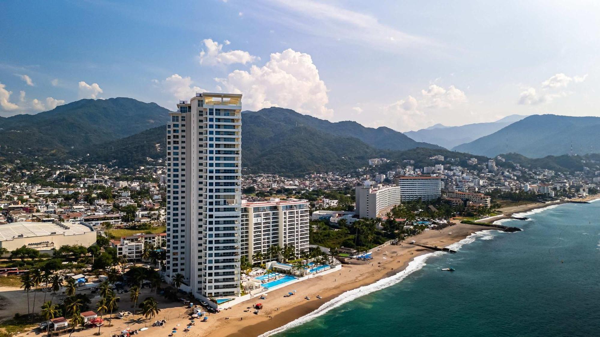 Apartamento Oceanfront 1br With Balcony - Sea View & Pools *