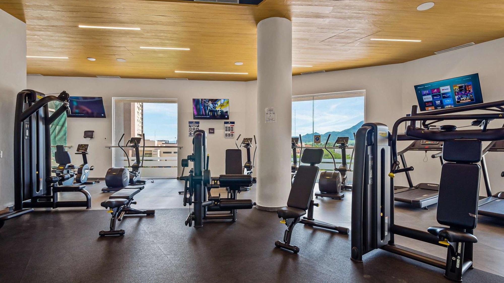 Apartamento Oceanfront 1br With Balcony - Sea View & Pools *