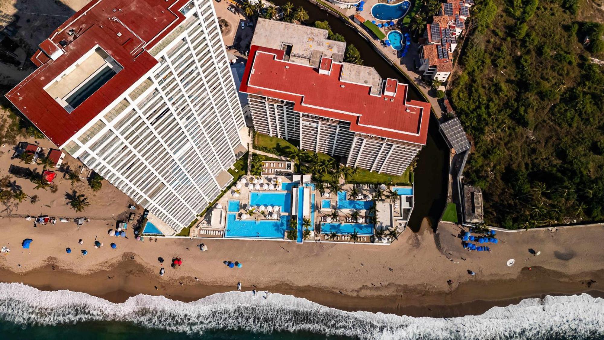 Apartamento Oceanfront 1br With Balcony - Sea View & Pools
