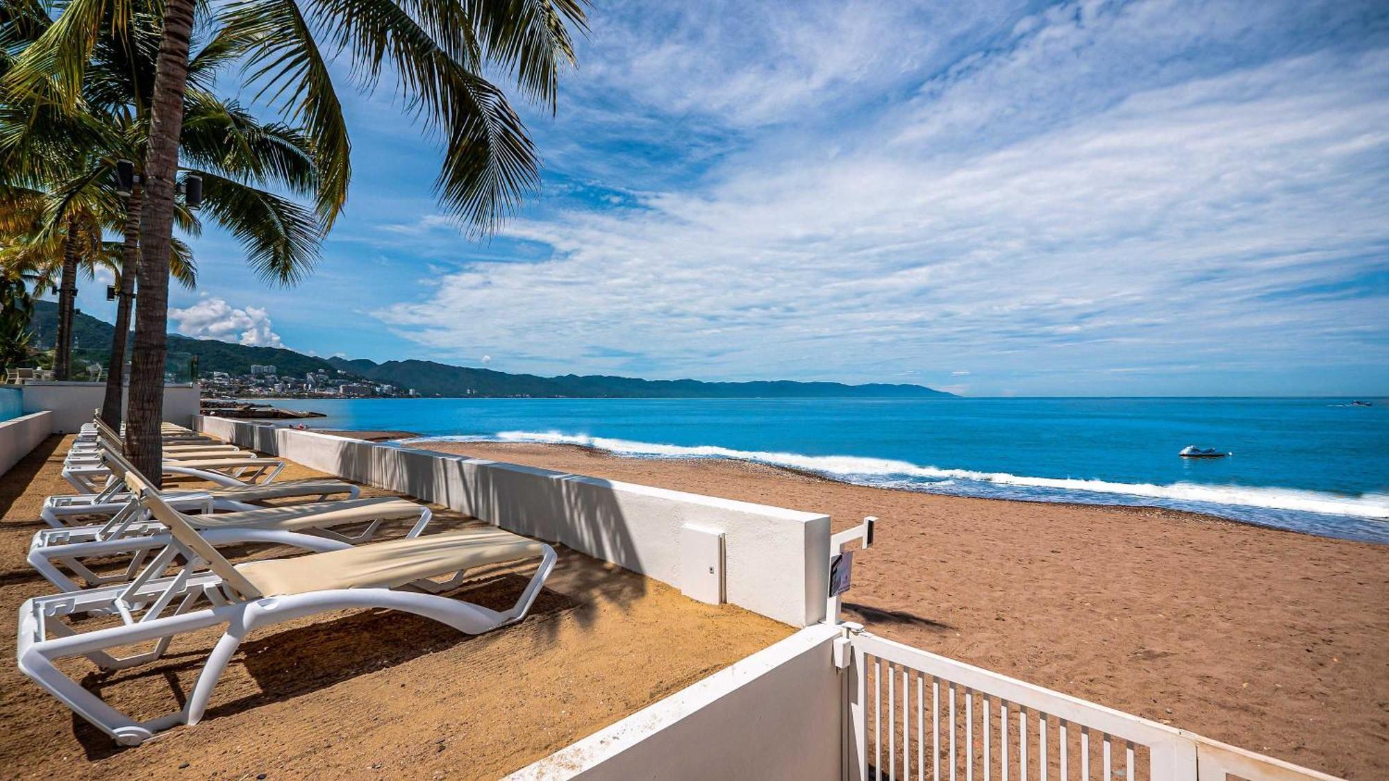 Oceanfront 1br With Balcony - Sea View & Pools Apartamento *