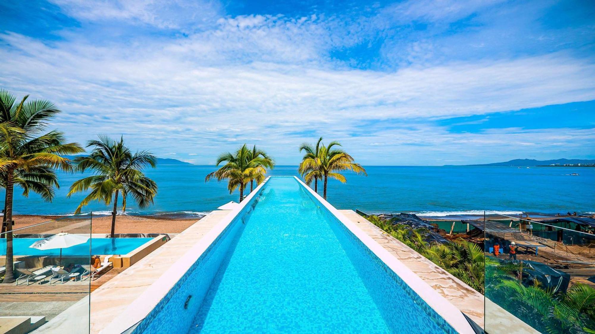 Oceanfront 1br With Balcony - Sea View & Pools Apartamento