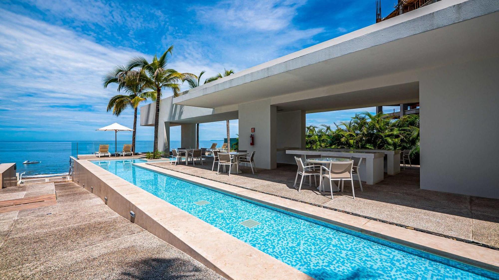 Apartamento Oceanfront 1br With Balcony - Sea View & Pools *