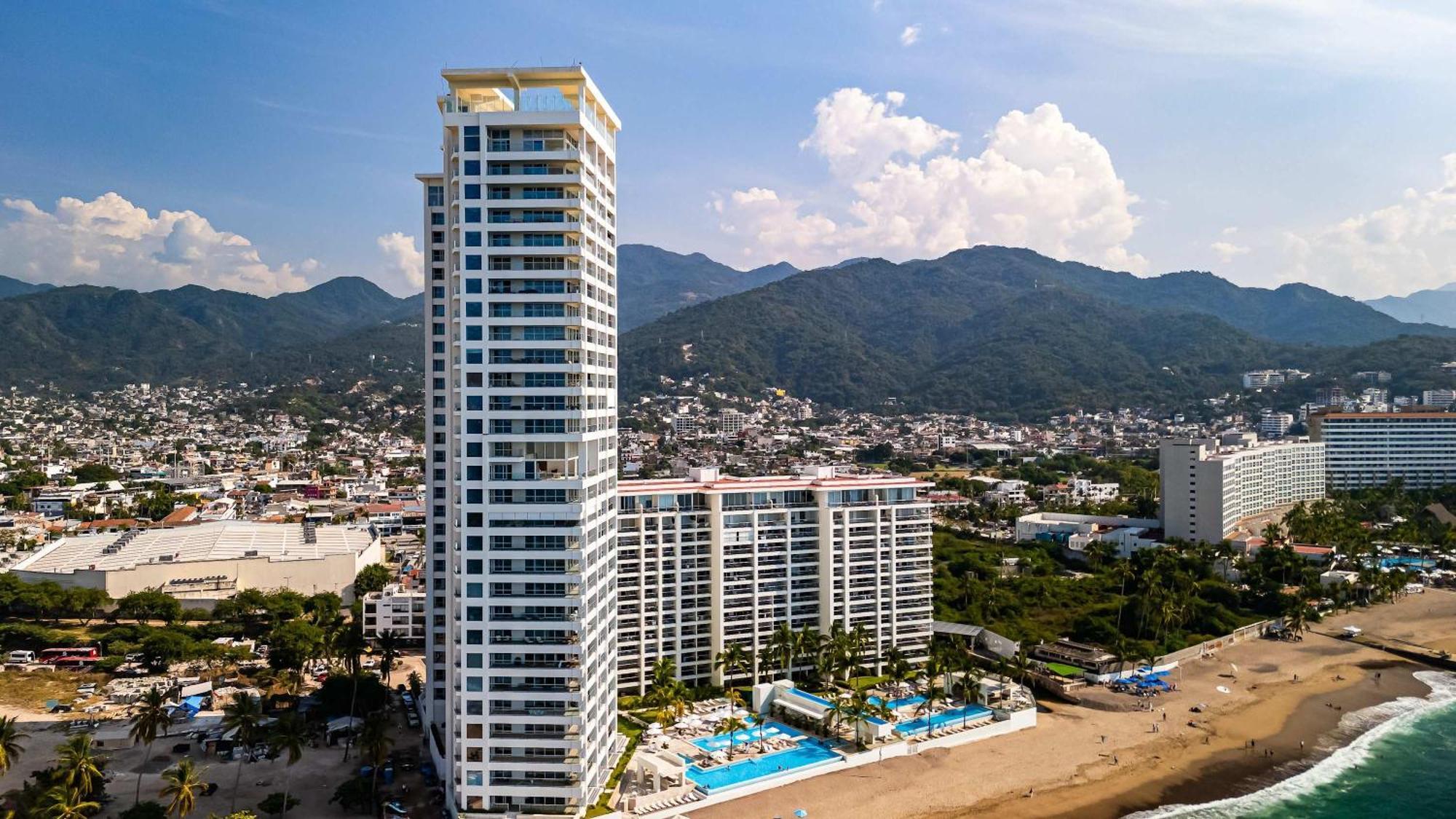 Apartamento Oceanfront 1br With Balcony - Sea View & Pools Puerto Vallarta